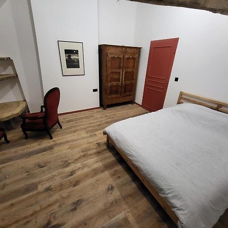 Les Oiseaux De Passage Bed & Breakfast Escolives-Sainte-Camille Exterior photo