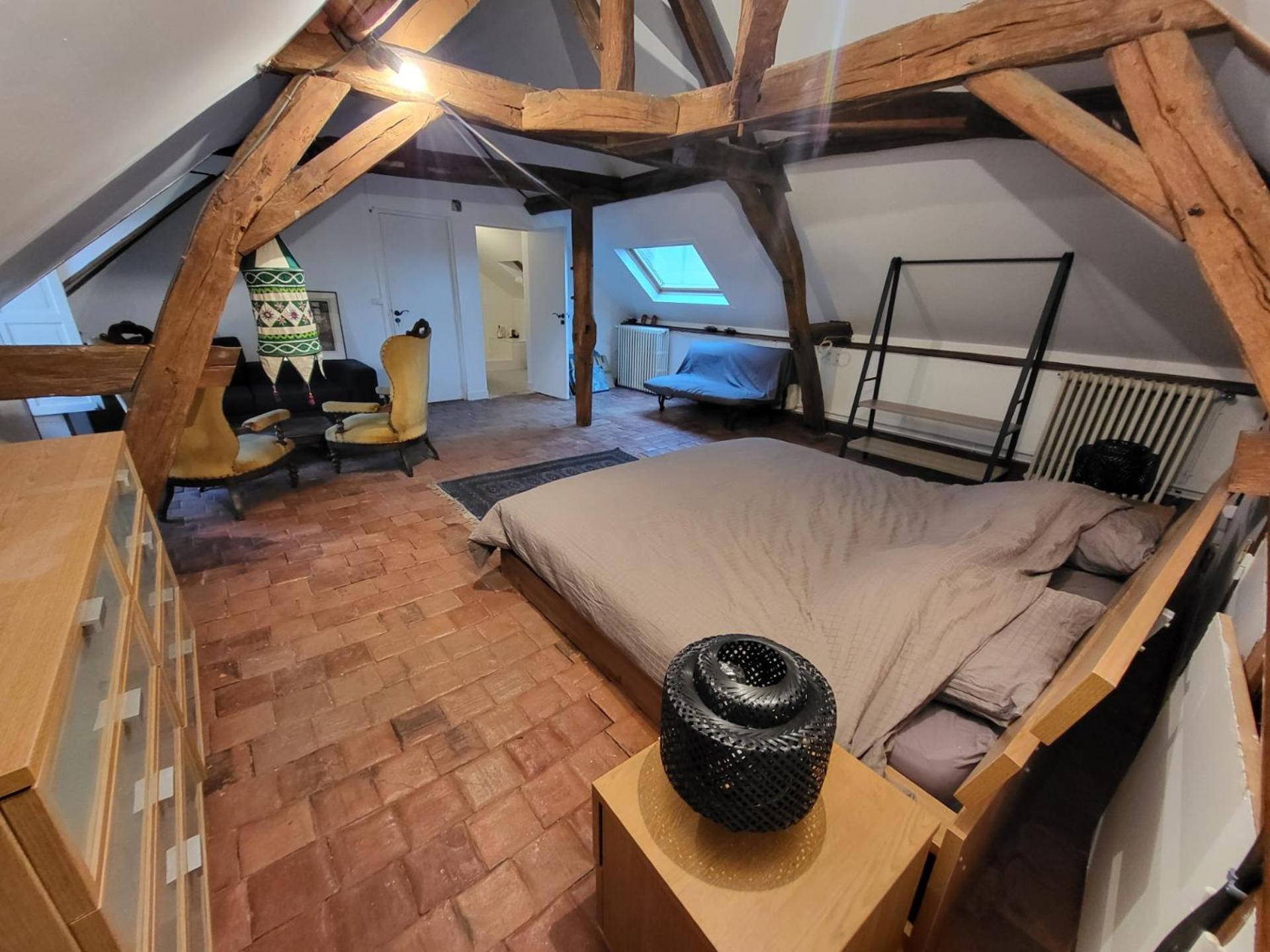 Les Oiseaux De Passage Bed & Breakfast Escolives-Sainte-Camille Exterior photo