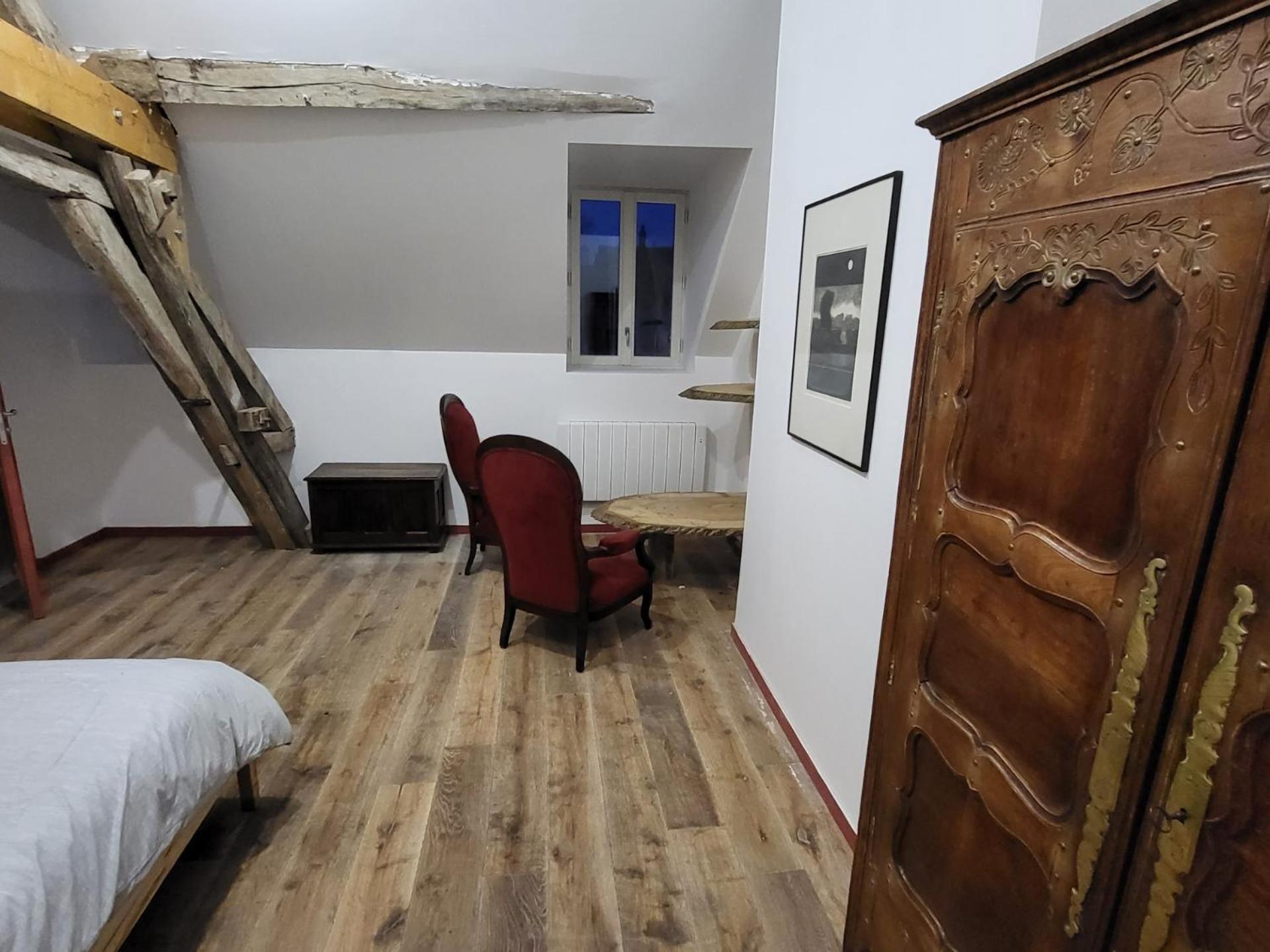 Les Oiseaux De Passage Bed & Breakfast Escolives-Sainte-Camille Exterior photo
