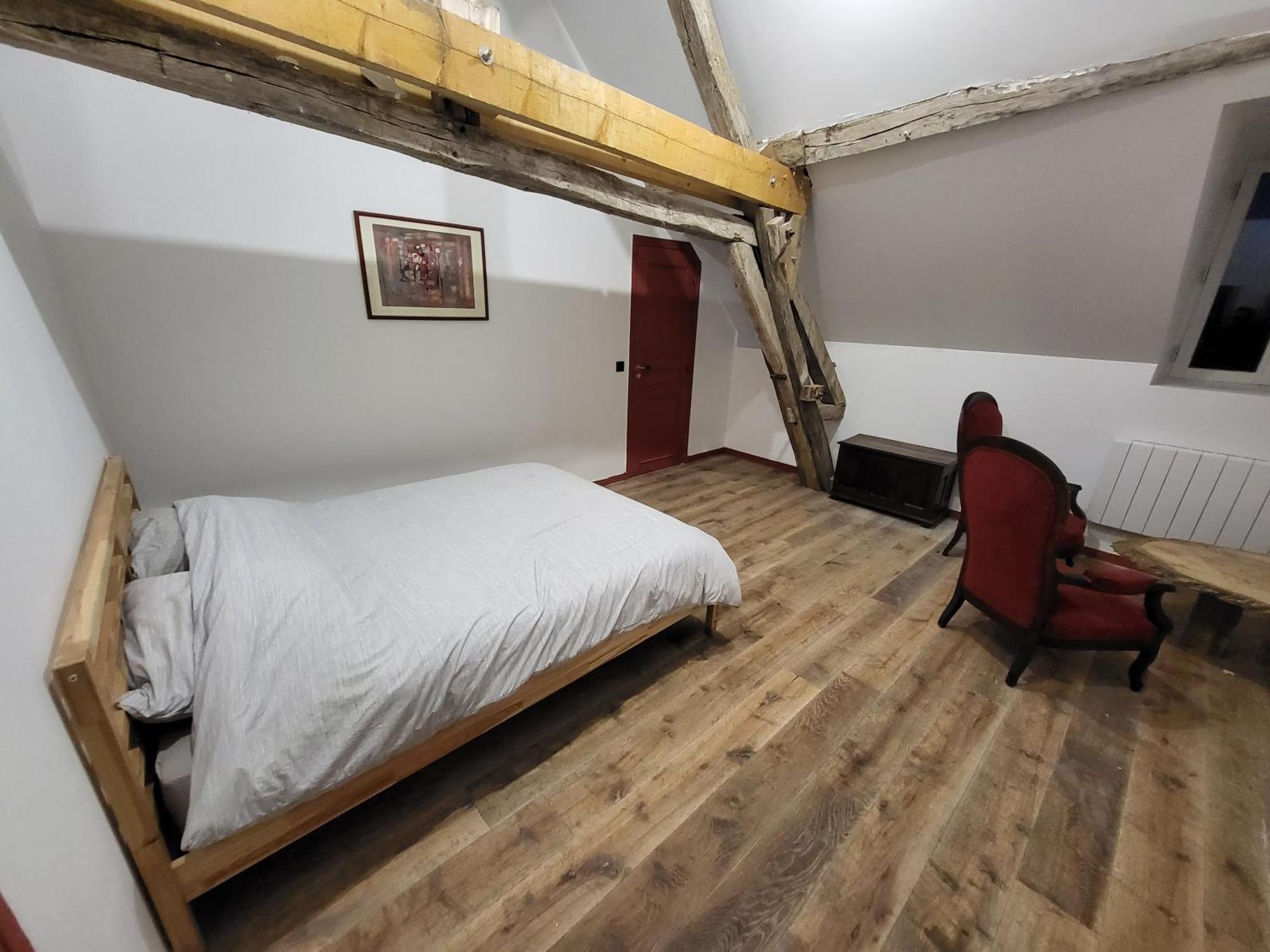 Les Oiseaux De Passage Bed & Breakfast Escolives-Sainte-Camille Exterior photo