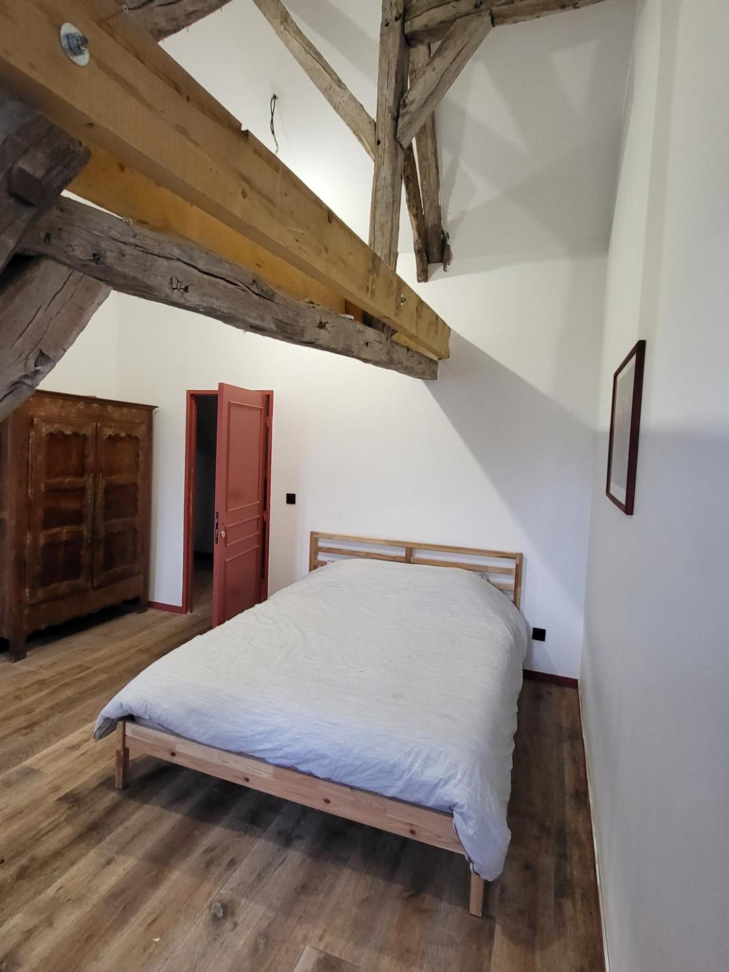Les Oiseaux De Passage Bed & Breakfast Escolives-Sainte-Camille Exterior photo